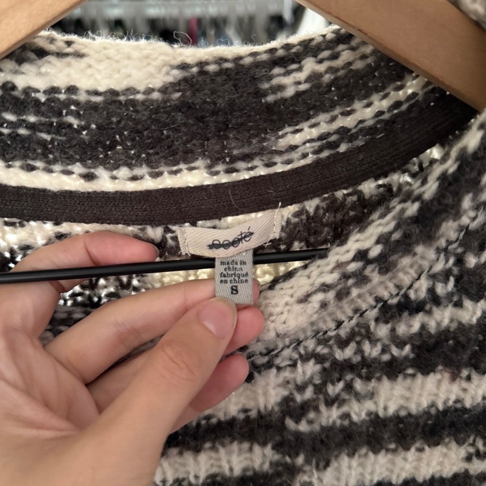 Urban Outfitters Ecoté Roll-Neck Wool Blend Boyfriend Sweater - Picture 6 of 8